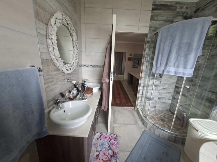 3 Bedroom Property for Sale in Dana Bay Western Cape